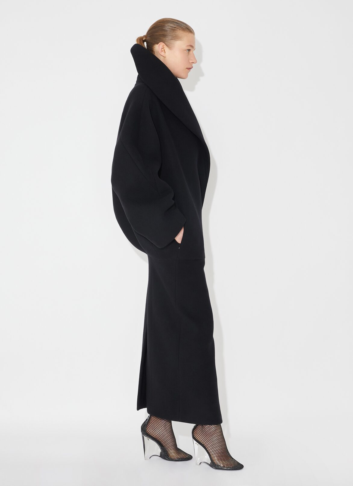 CAPPOTTO AVVOLGENTE IN LANA ALAÏA CAPPOTTO AVVOLGENTE IN LANA NERO